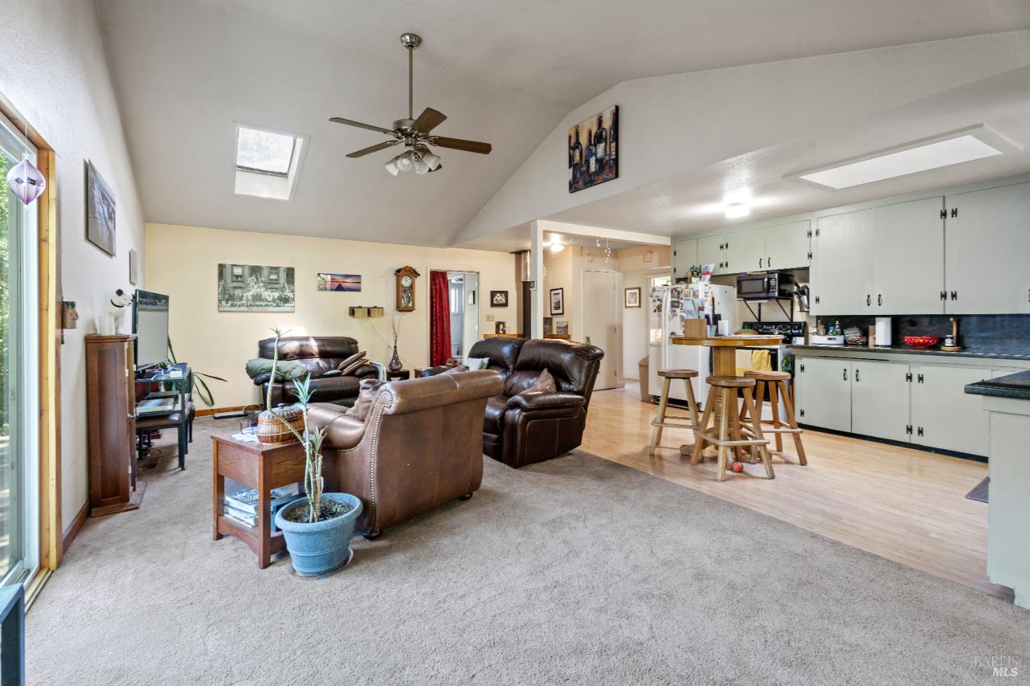 Detail Gallery Image 12 of 34 For 5510 Eastside Calpella Rd, Ukiah,  CA 95482 - 2 Beds | 2 Baths