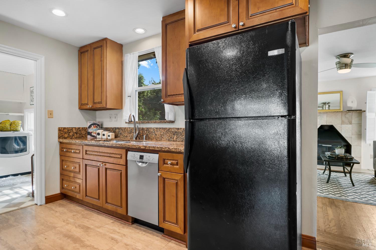 Detail Gallery Image 28 of 65 For 2401 Alameda St, Vallejo,  CA 94590 - 3 Beds | 2 Baths