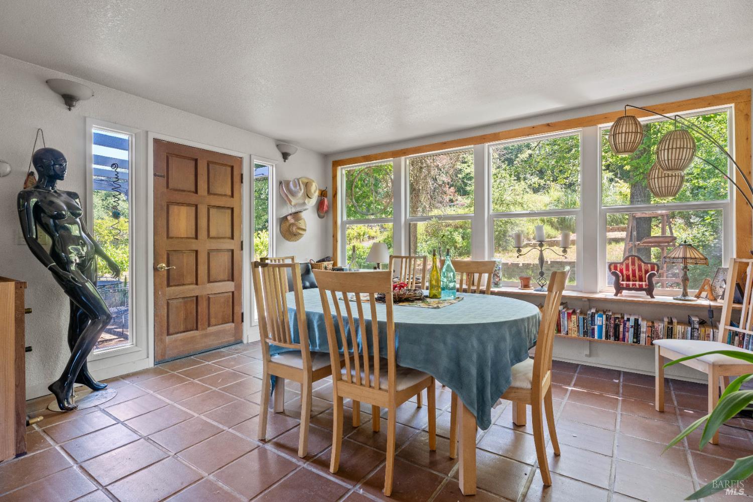 Detail Gallery Image 9 of 34 For 5510 Eastside Calpella Rd, Ukiah,  CA 95482 - 2 Beds | 2 Baths