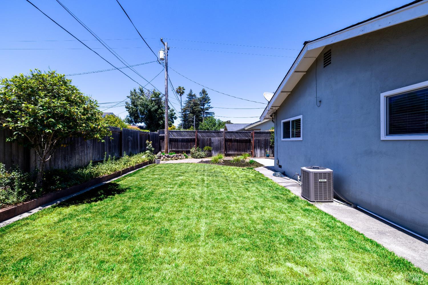 Detail Gallery Image 32 of 37 For 3817 Yosemite St, Napa,  CA 94558 - 4 Beds | 2 Baths