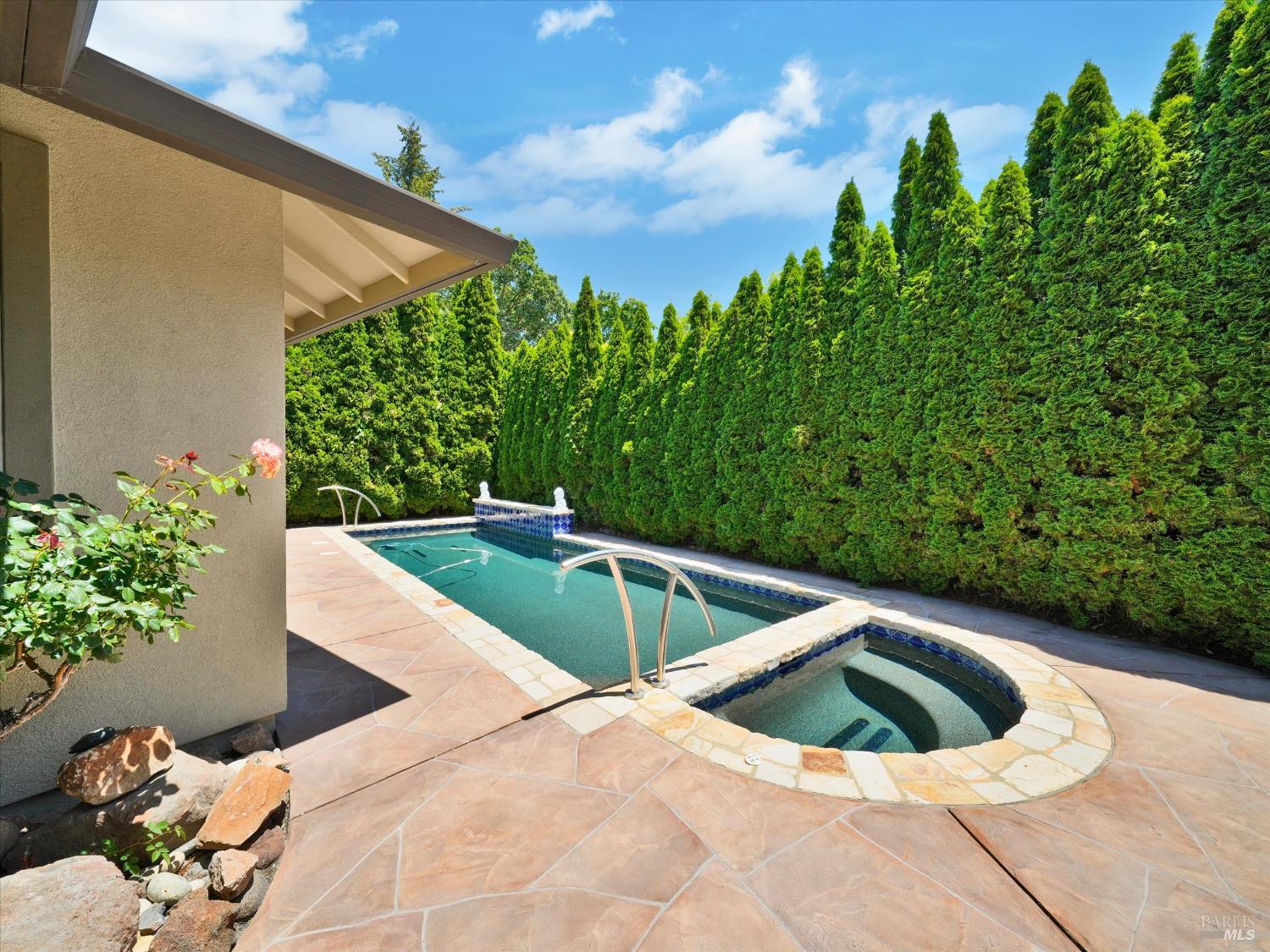 Detail Gallery Image 10 of 35 For 566 Este Madera Dr, Sonoma,  CA 95476 - 3 Beds | 2 Baths