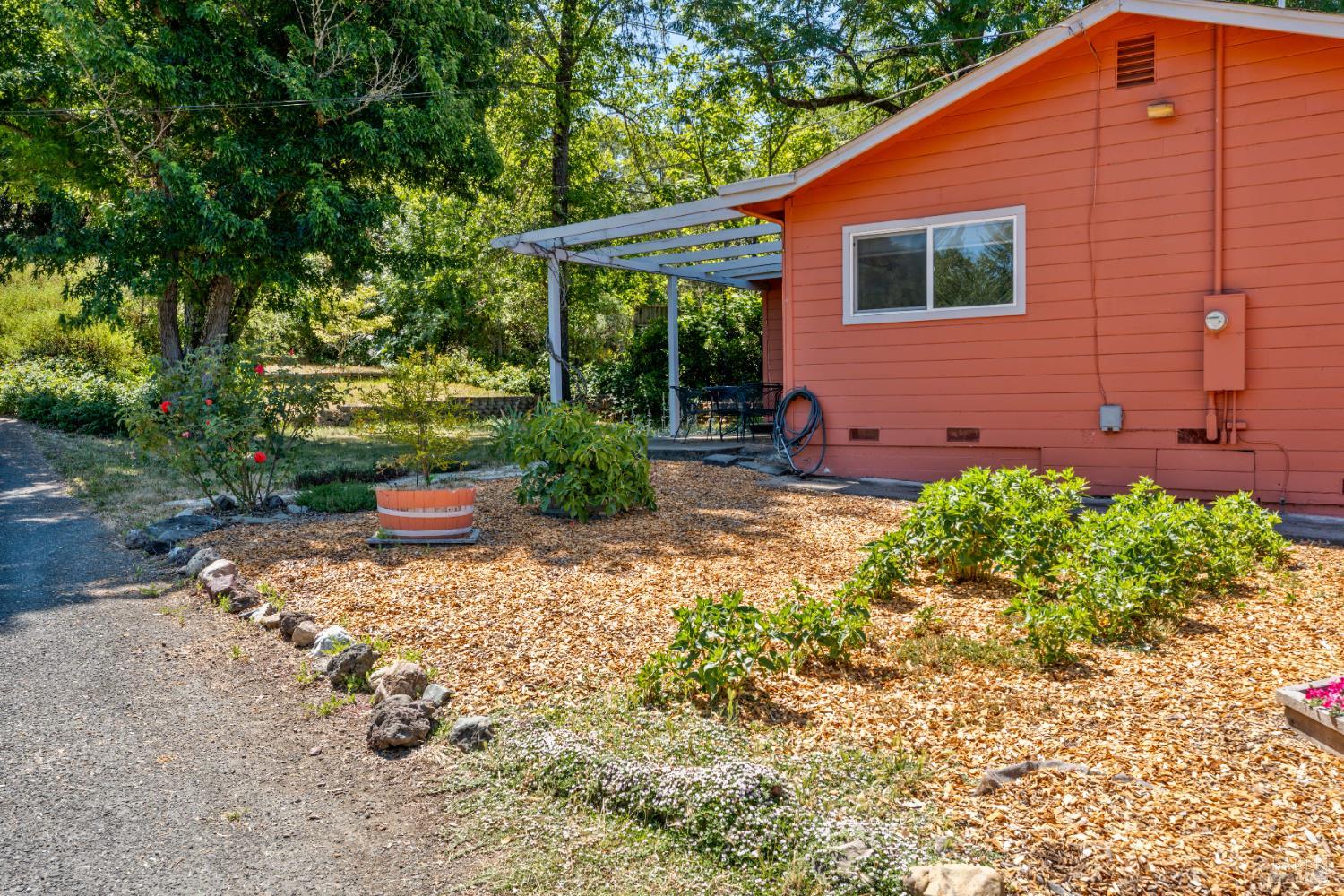 Detail Gallery Image 24 of 34 For 5510 Eastside Calpella Rd, Ukiah,  CA 95482 - 2 Beds | 2 Baths