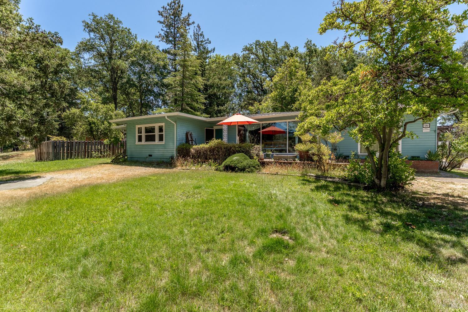 Detail Gallery Image 4 of 70 For 2261 Valley Rd, Willits,  CA 95490 - 3 Beds | 2 Baths