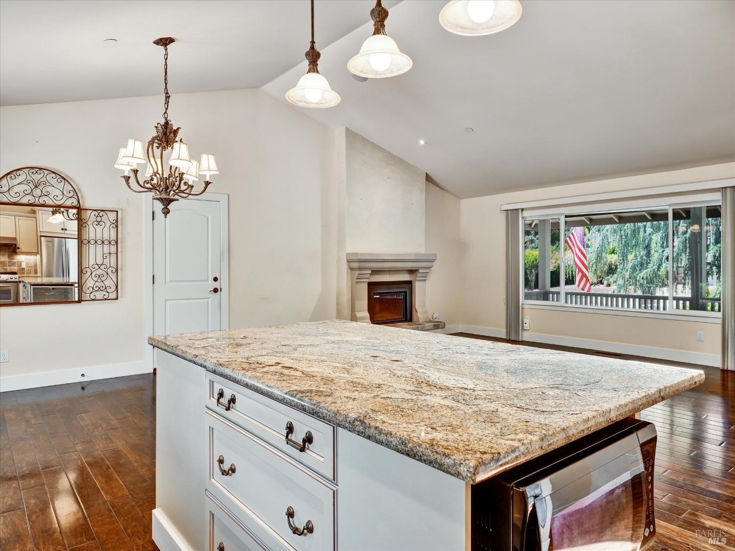 Detail Gallery Image 15 of 35 For 566 Este Madera Dr, Sonoma,  CA 95476 - 3 Beds | 2 Baths