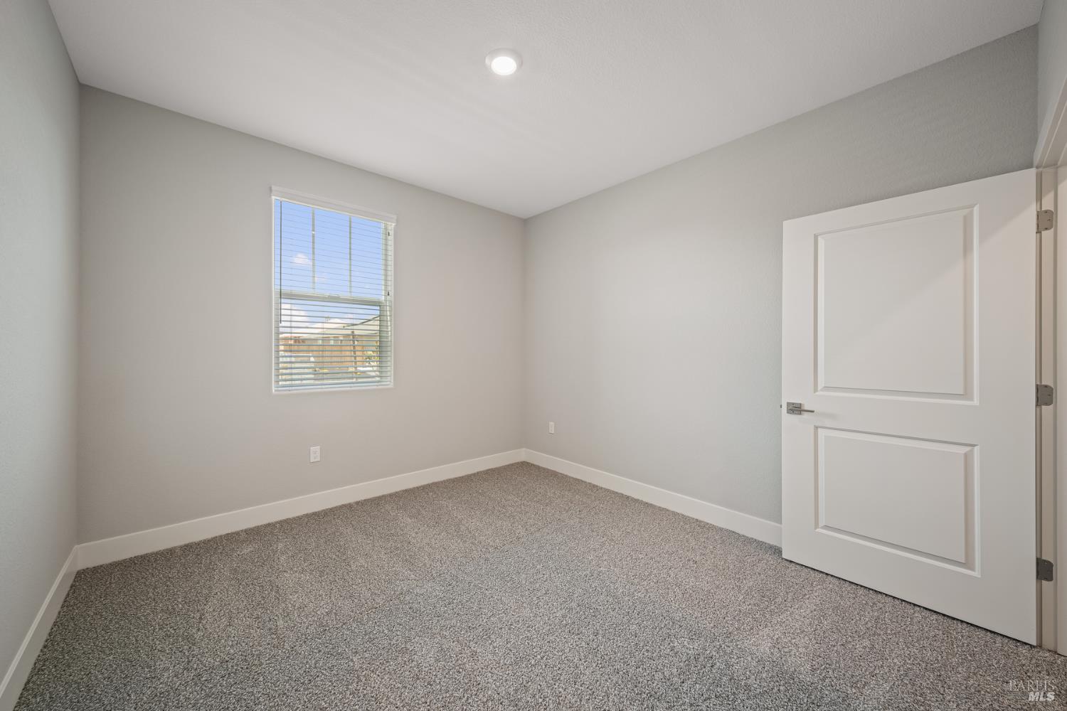 Detail Gallery Image 9 of 19 For 2220 Rustic Oak Ln, Rio Vista,  CA 94571 - 2 Beds | 2 Baths