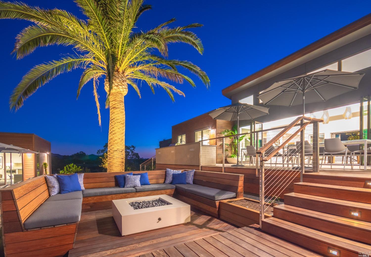 Detail Gallery Image 20 of 32 For 1090 1st Ave #B,  Napa,  CA 94558 - 5 Beds | 4 Baths