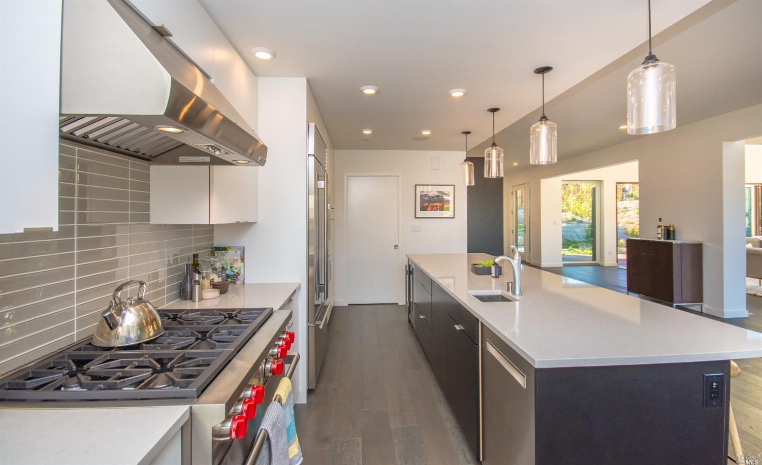 Detail Gallery Image 10 of 32 For 1090 1st Ave #B,  Napa,  CA 94558 - 5 Beds | 4 Baths