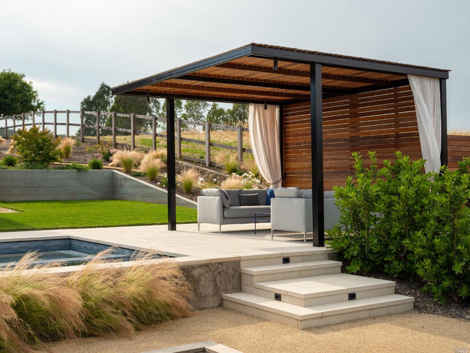 Detail Gallery Image 24 of 32 For 1090 1st Ave #B,  Napa,  CA 94558 - 5 Beds | 4 Baths