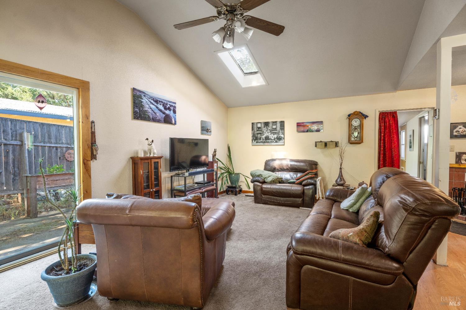 Detail Gallery Image 11 of 34 For 5510 Eastside Calpella Rd, Ukiah,  CA 95482 - 2 Beds | 2 Baths
