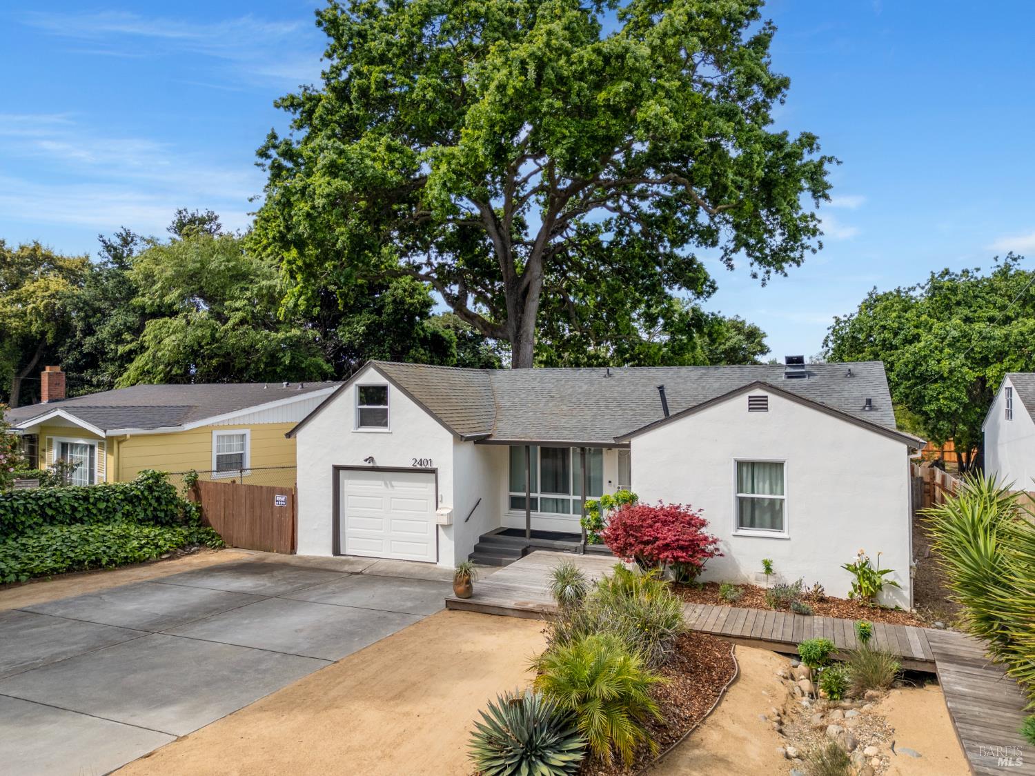 Detail Gallery Image 3 of 65 For 2401 Alameda St, Vallejo,  CA 94590 - 3 Beds | 2 Baths
