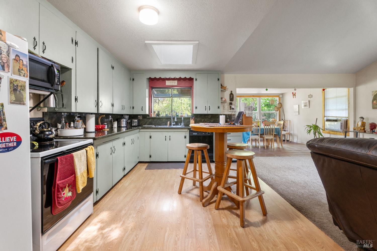 Detail Gallery Image 13 of 34 For 5510 Eastside Calpella Rd, Ukiah,  CA 95482 - 2 Beds | 2 Baths