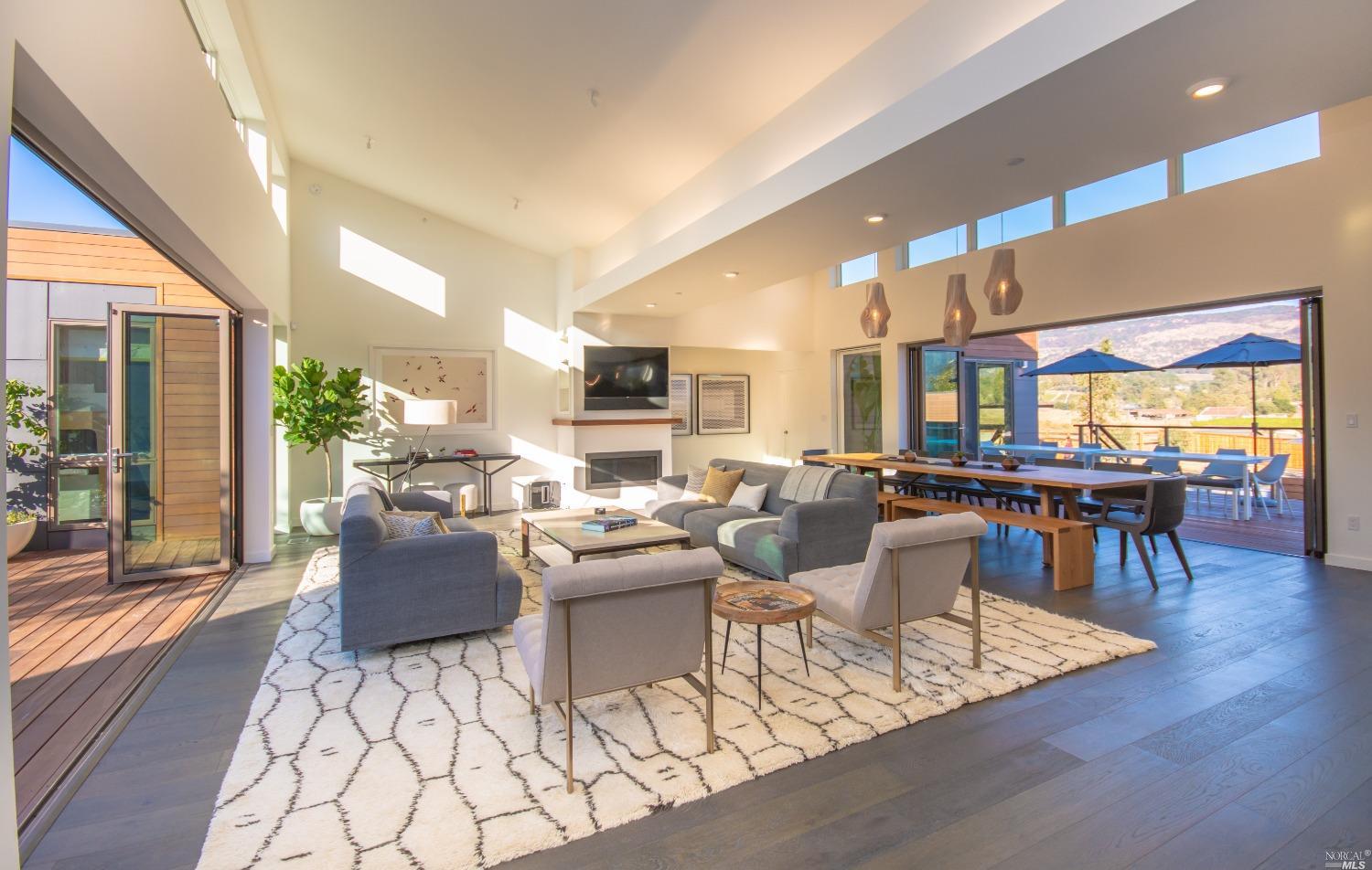 Detail Gallery Image 7 of 32 For 1090 1st Ave #B,  Napa,  CA 94558 - 5 Beds | 4 Baths