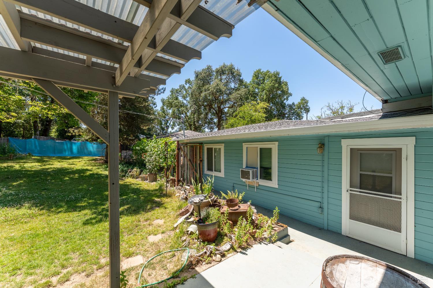 Detail Gallery Image 9 of 70 For 2261 Valley Rd, Willits,  CA 95490 - 3 Beds | 2 Baths