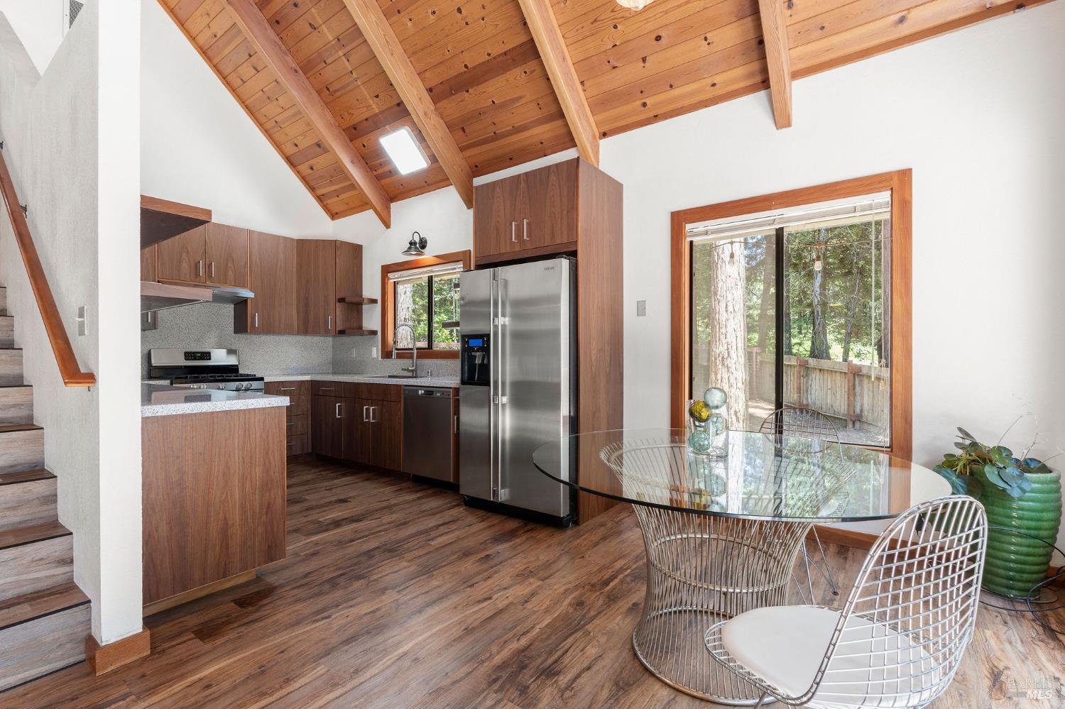 Detail Gallery Image 5 of 28 For 38051 Ocean Ridge Dr, Gualala,  CA 95445 - 2 Beds | 2 Baths
