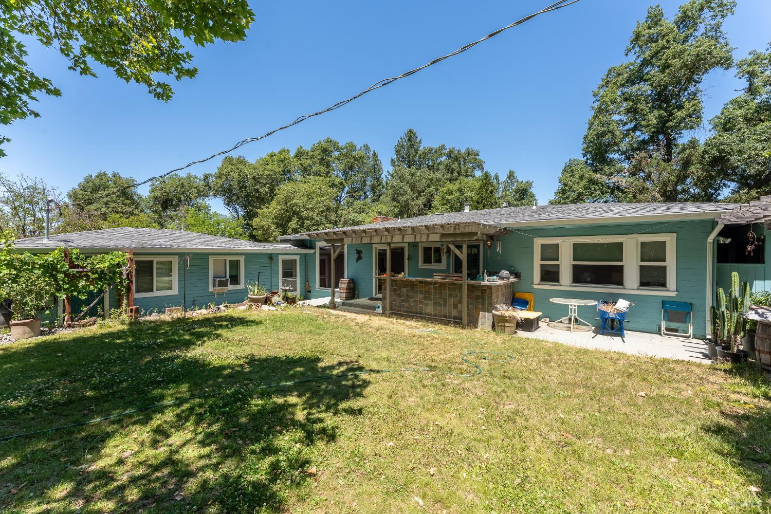 Detail Gallery Image 8 of 70 For 2261 Valley Rd, Willits,  CA 95490 - 3 Beds | 2 Baths