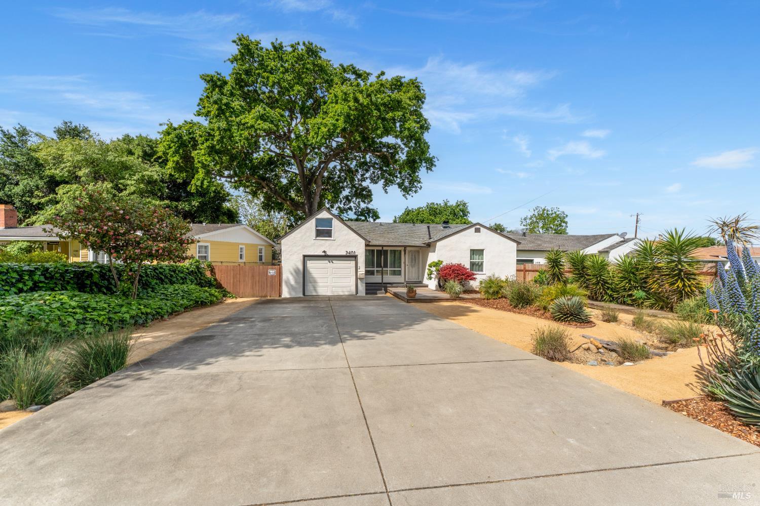 Detail Gallery Image 4 of 65 For 2401 Alameda St, Vallejo,  CA 94590 - 3 Beds | 2 Baths