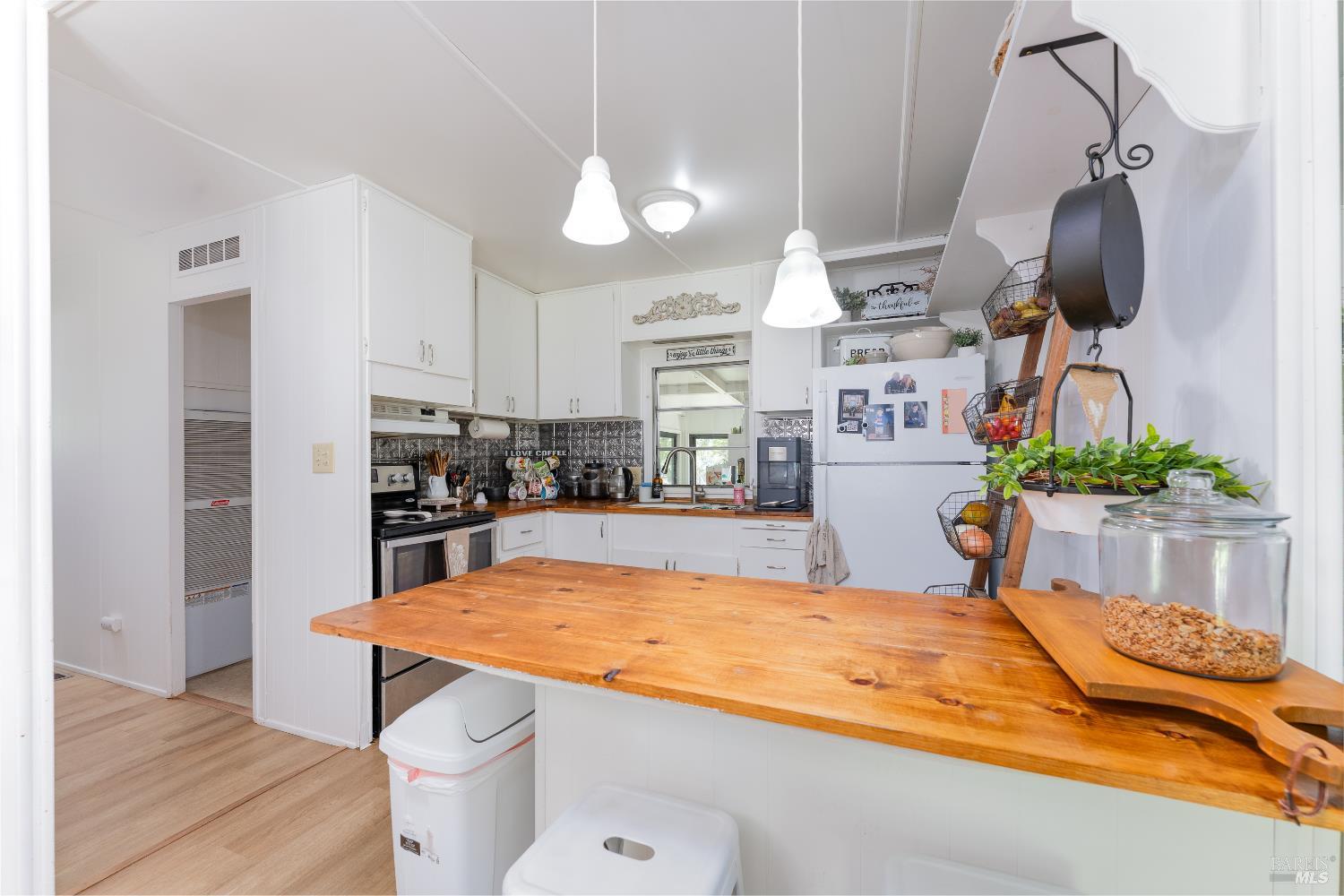 Detail Gallery Image 33 of 70 For 2261 Valley Rd, Willits,  CA 95490 - 3 Beds | 2 Baths