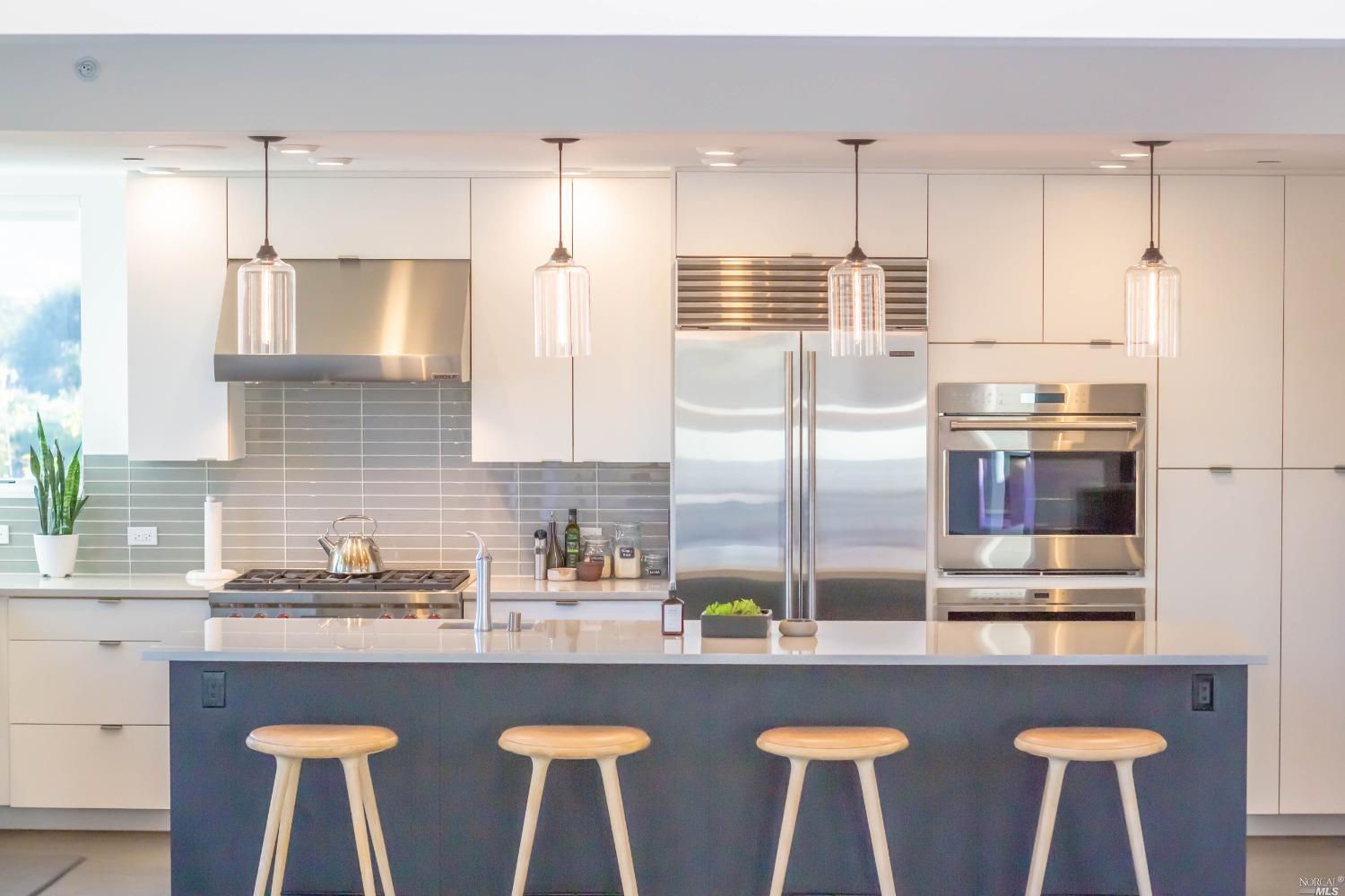 Detail Gallery Image 6 of 32 For 1090 1st Ave #B,  Napa,  CA 94558 - 5 Beds | 4 Baths
