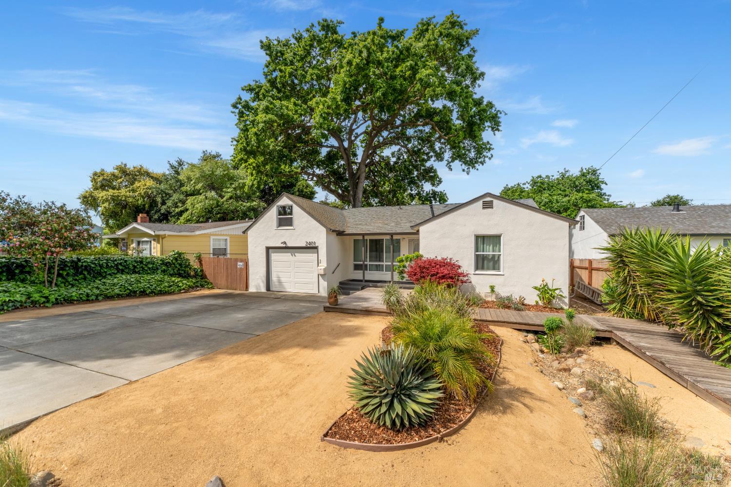 Detail Gallery Image 6 of 65 For 2401 Alameda St, Vallejo,  CA 94590 - 3 Beds | 2 Baths