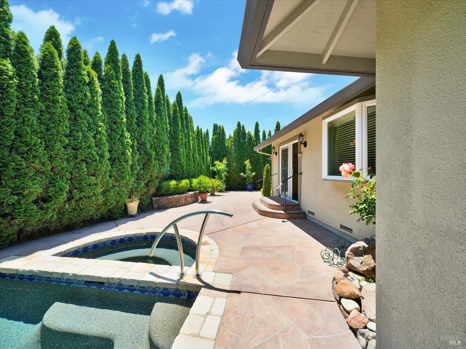 Detail Gallery Image 21 of 35 For 566 Este Madera Dr, Sonoma,  CA 95476 - 3 Beds | 2 Baths