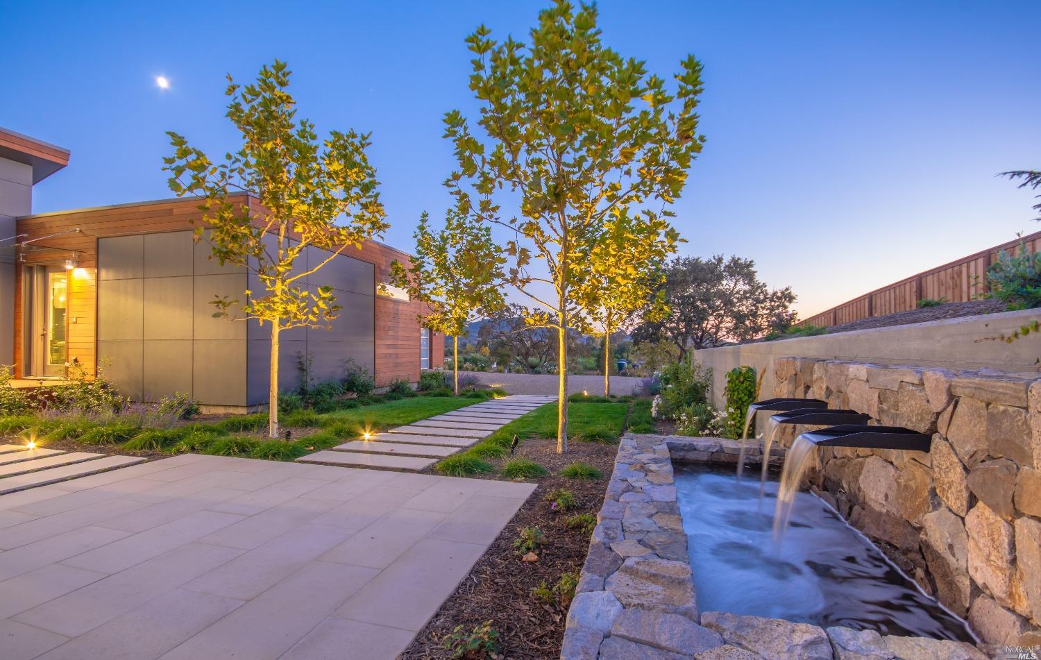 Detail Gallery Image 27 of 32 For 1090 1st Ave #B,  Napa,  CA 94558 - 5 Beds | 4 Baths