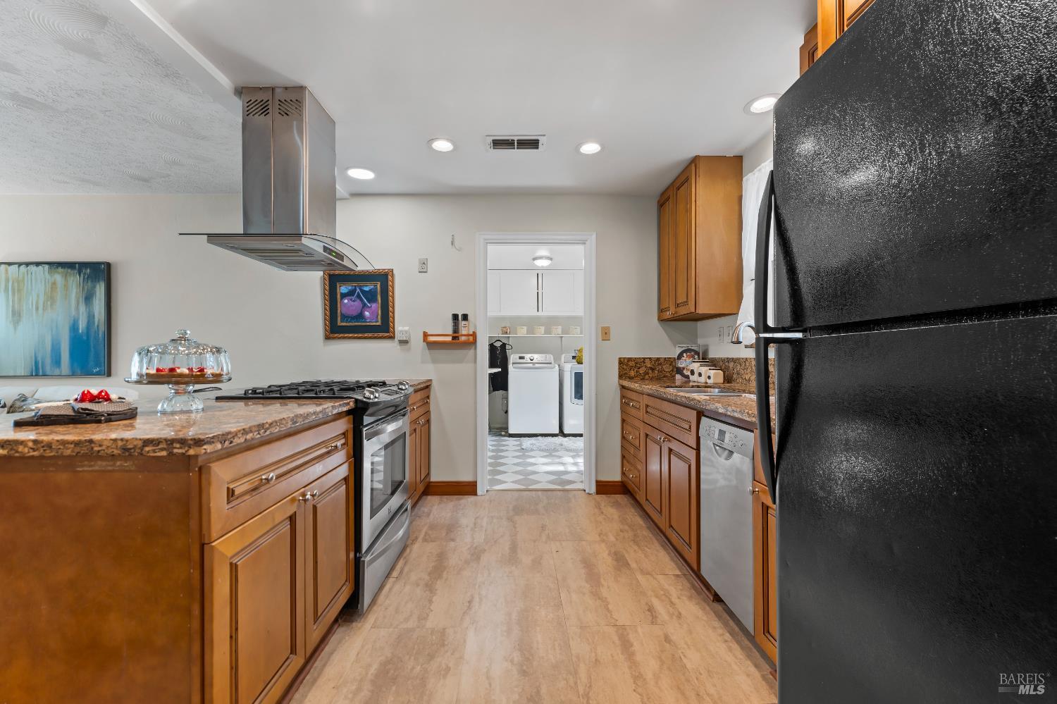 Detail Gallery Image 29 of 65 For 2401 Alameda St, Vallejo,  CA 94590 - 3 Beds | 2 Baths