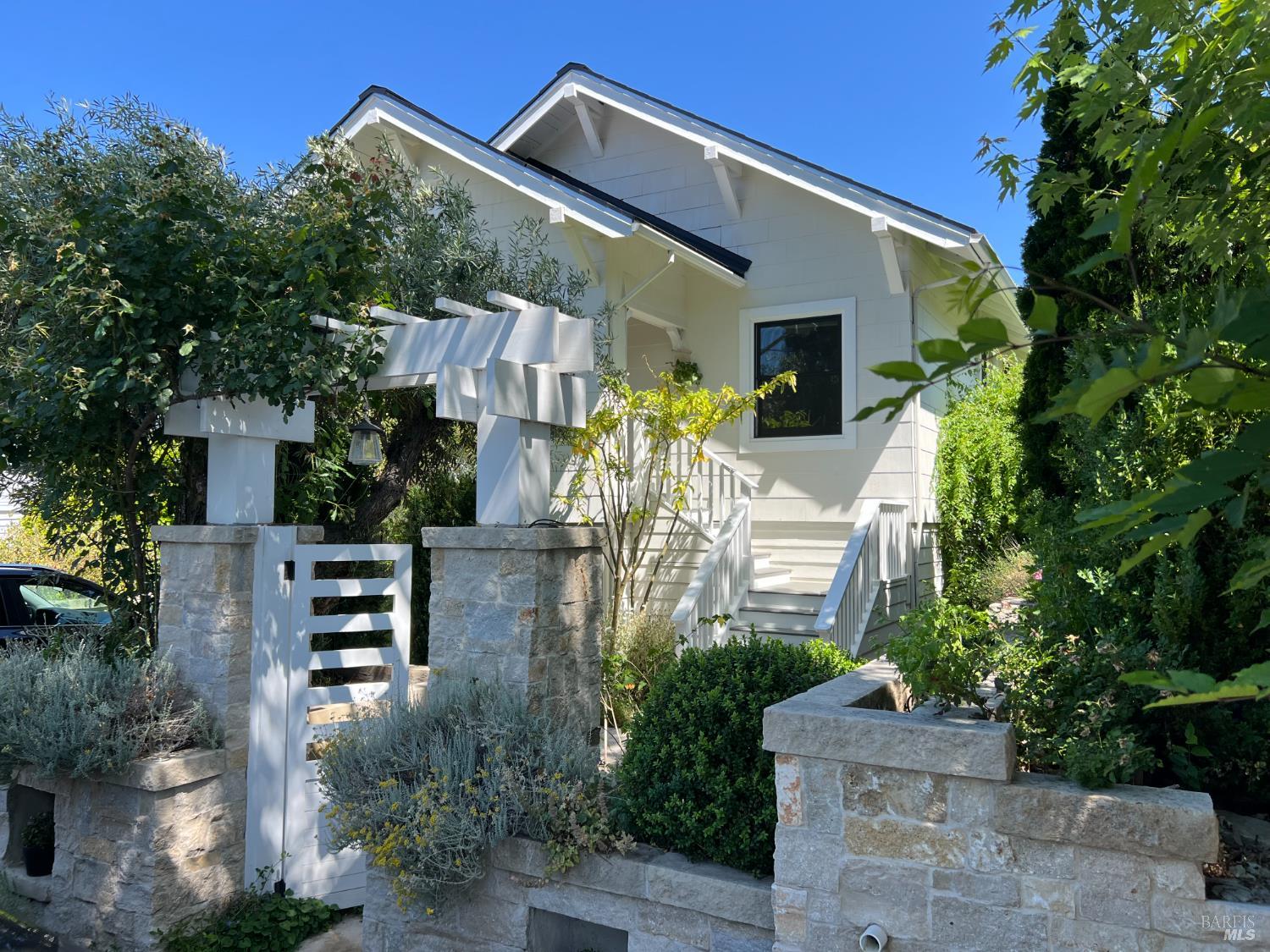 Detail Gallery Image 1 of 1 For 6 Inman Ave, Kentfield,  CA 94904 - 3 Beds | 1/1 Baths