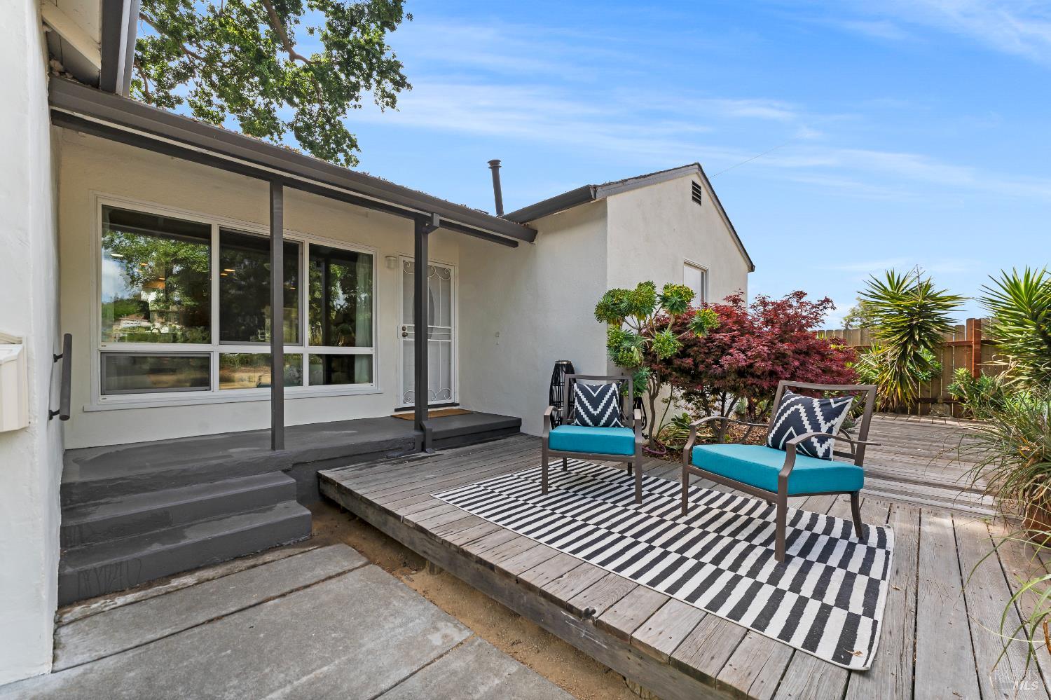 Detail Gallery Image 12 of 65 For 2401 Alameda St, Vallejo,  CA 94590 - 3 Beds | 2 Baths