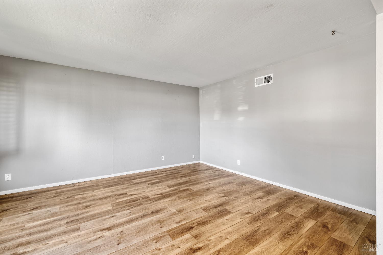 Detail Gallery Image 6 of 37 For 3817 Yosemite St, Napa,  CA 94558 - 4 Beds | 2 Baths