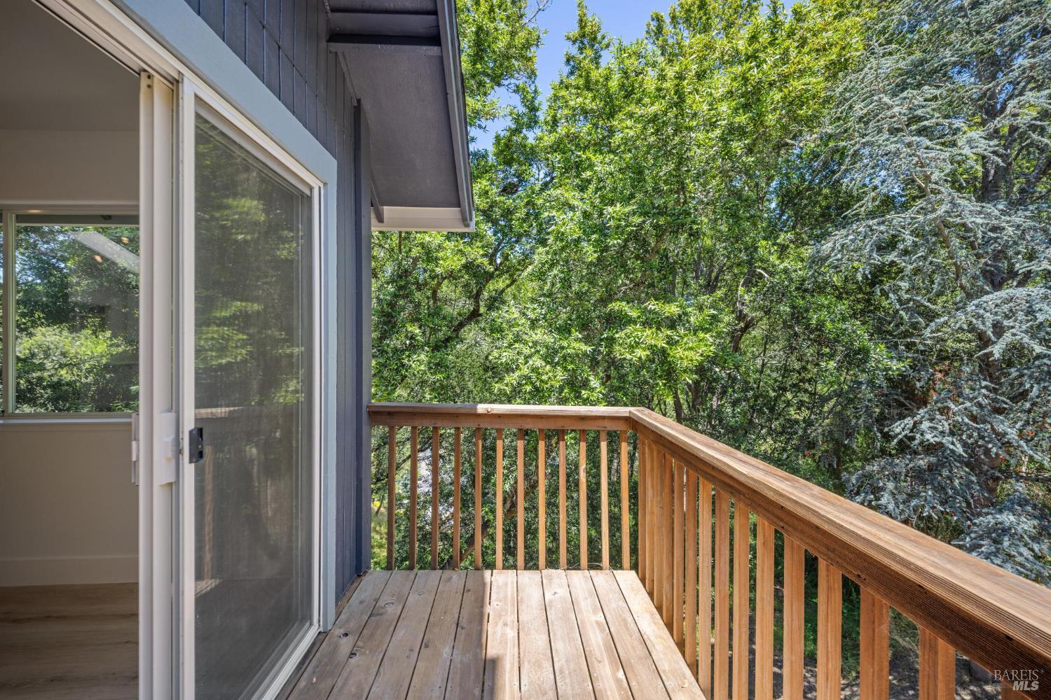 Detail Gallery Image 23 of 31 For 406 Wellesley Ct, Mill Valley,  CA 94941 - 2 Beds | 1/1 Baths