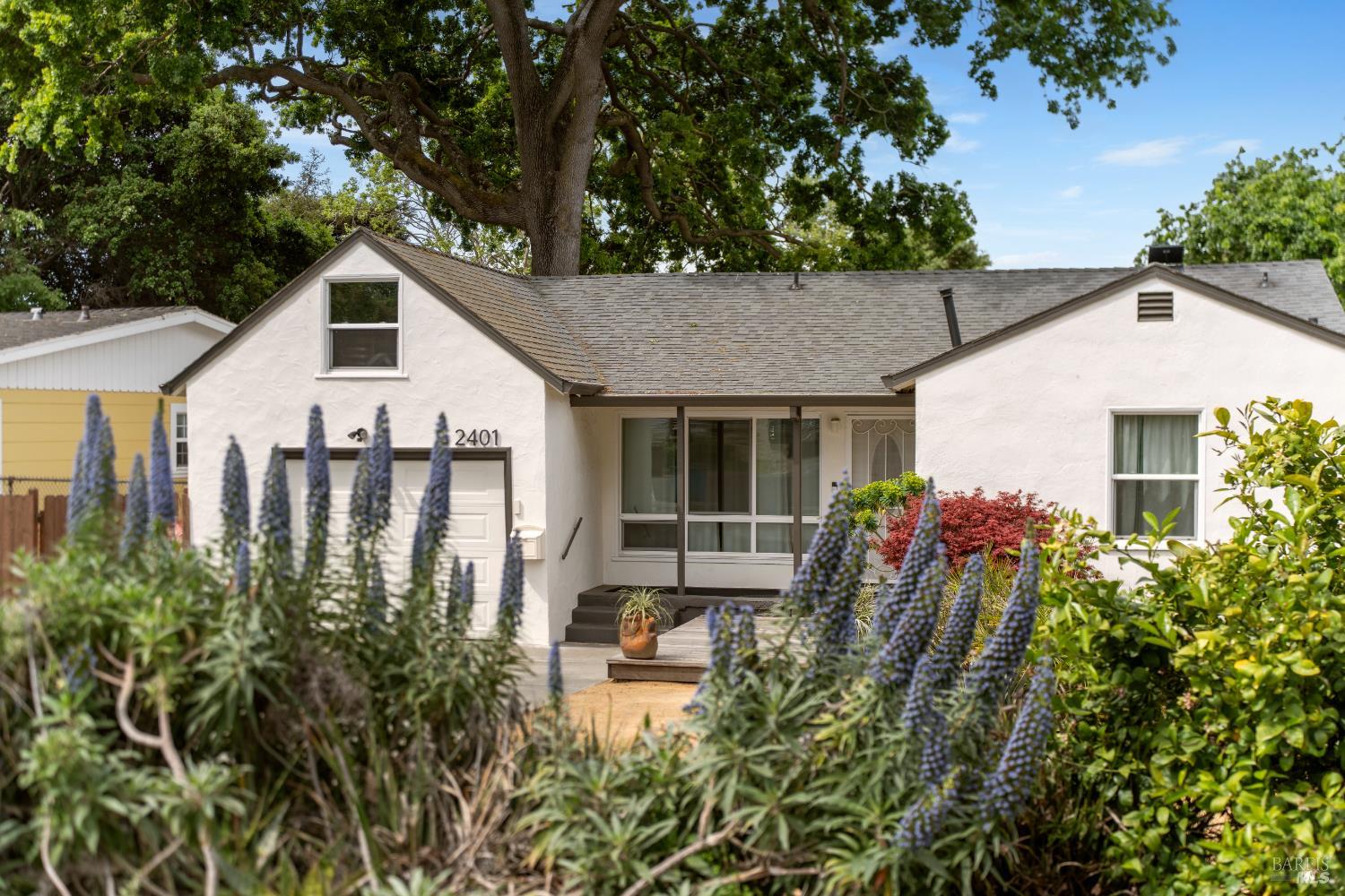 Detail Gallery Image 11 of 65 For 2401 Alameda St, Vallejo,  CA 94590 - 3 Beds | 2 Baths