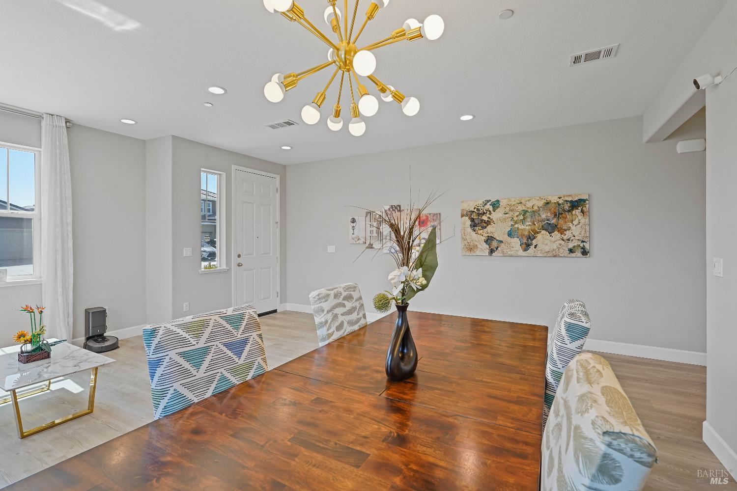 Detail Gallery Image 7 of 77 For 424 Wren Ln, Vacaville,  CA 95688 - 5 Beds | 4/1 Baths