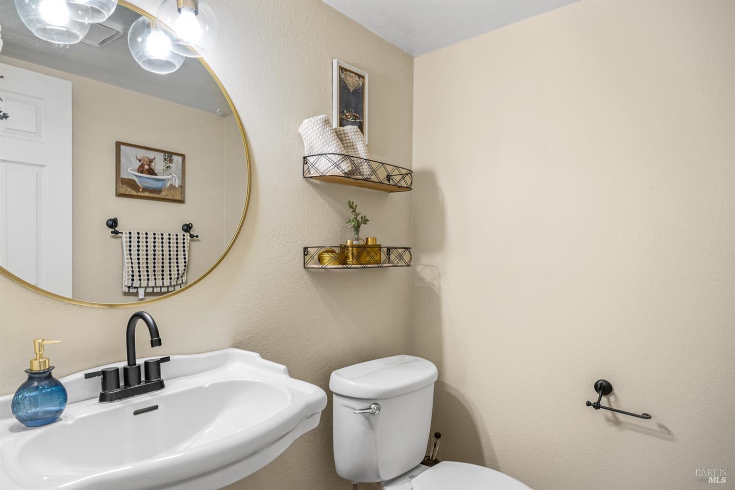 Evergreen Drive, Vacaville, California image 34