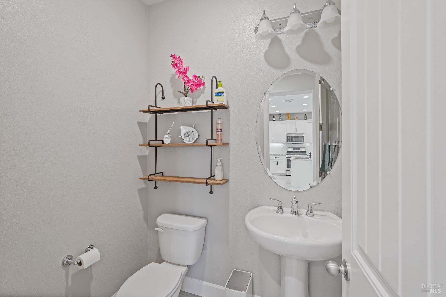 Detail Gallery Image 14 of 77 For 424 Wren Ln, Vacaville,  CA 95688 - 5 Beds | 4/1 Baths