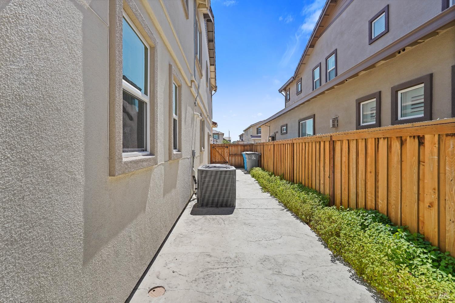 Detail Gallery Image 61 of 77 For 424 Wren Ln, Vacaville,  CA 95688 - 5 Beds | 4/1 Baths