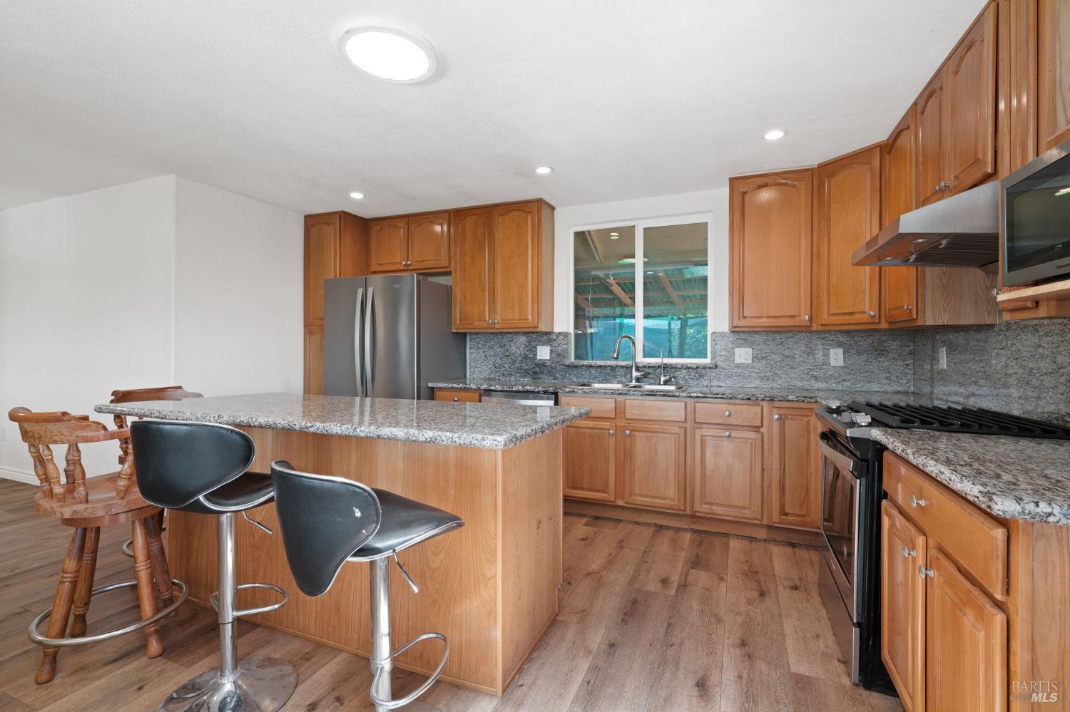 Lakeview Drive, Clearlake Oaks, California image 32
