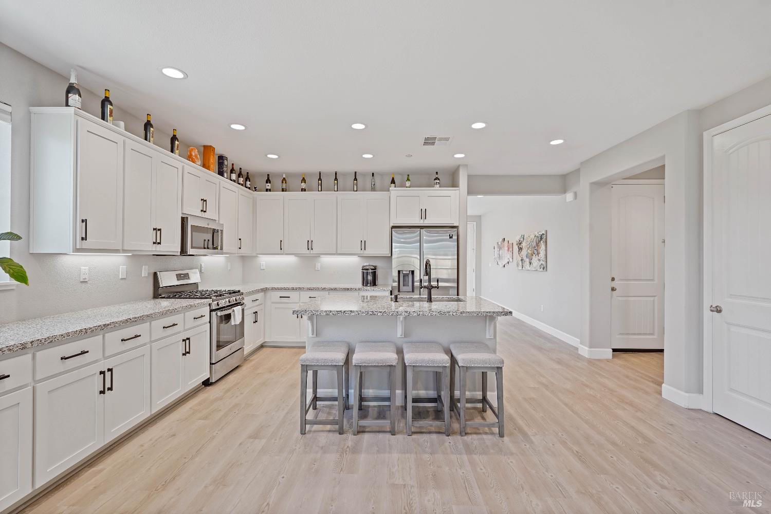 Detail Gallery Image 12 of 77 For 424 Wren Ln, Vacaville,  CA 95688 - 5 Beds | 4/1 Baths