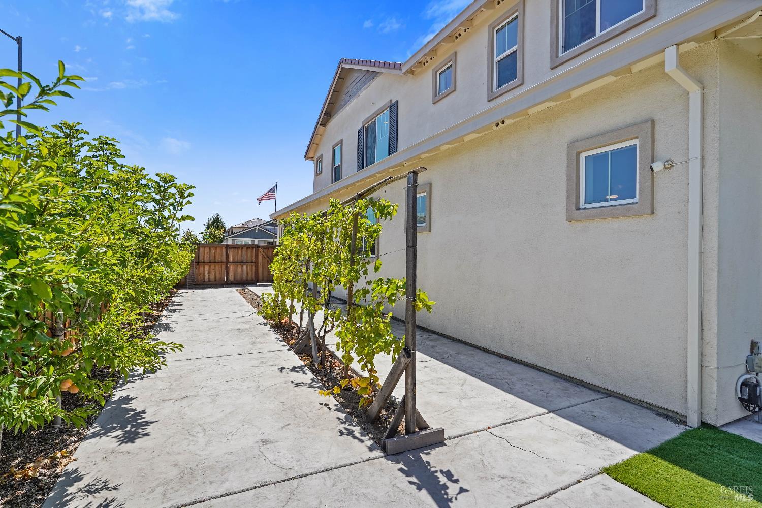 Detail Gallery Image 65 of 77 For 424 Wren Ln, Vacaville,  CA 95688 - 5 Beds | 4/1 Baths