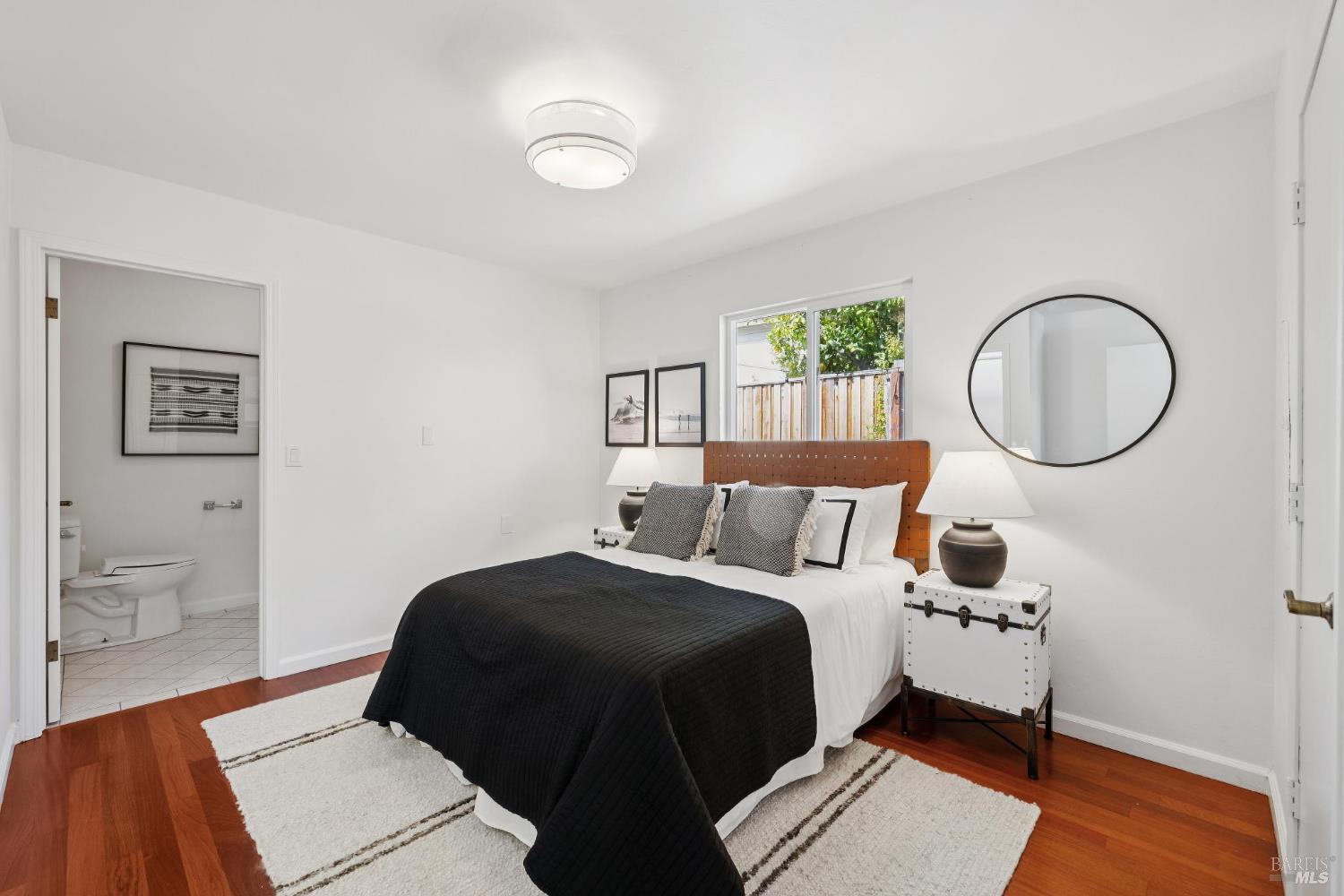 Detail Gallery Image 20 of 34 For 703 West St, Petaluma,  CA 94952 - 2 Beds | 3/1 Baths