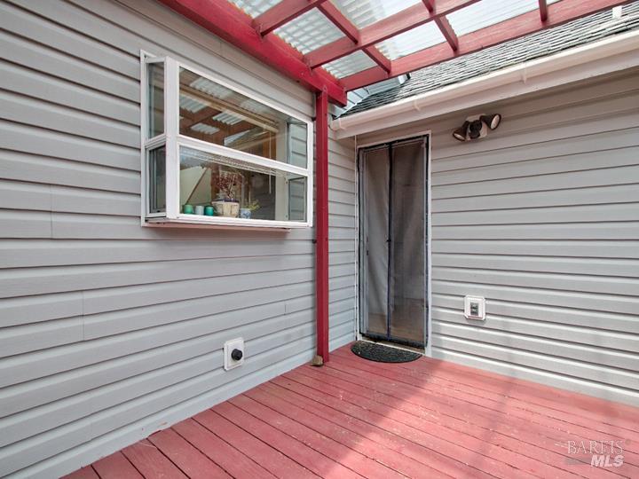 Detail Gallery Image 25 of 39 For 924 Glass Beach Dr, Fort Bragg,  CA 95437 - 3 Beds | 2/1 Baths