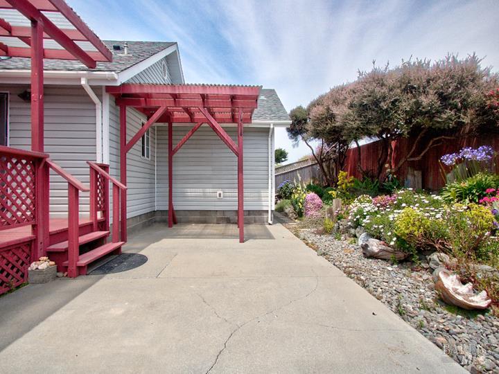 Detail Gallery Image 27 of 39 For 924 Glass Beach Dr, Fort Bragg,  CA 95437 - 3 Beds | 2/1 Baths