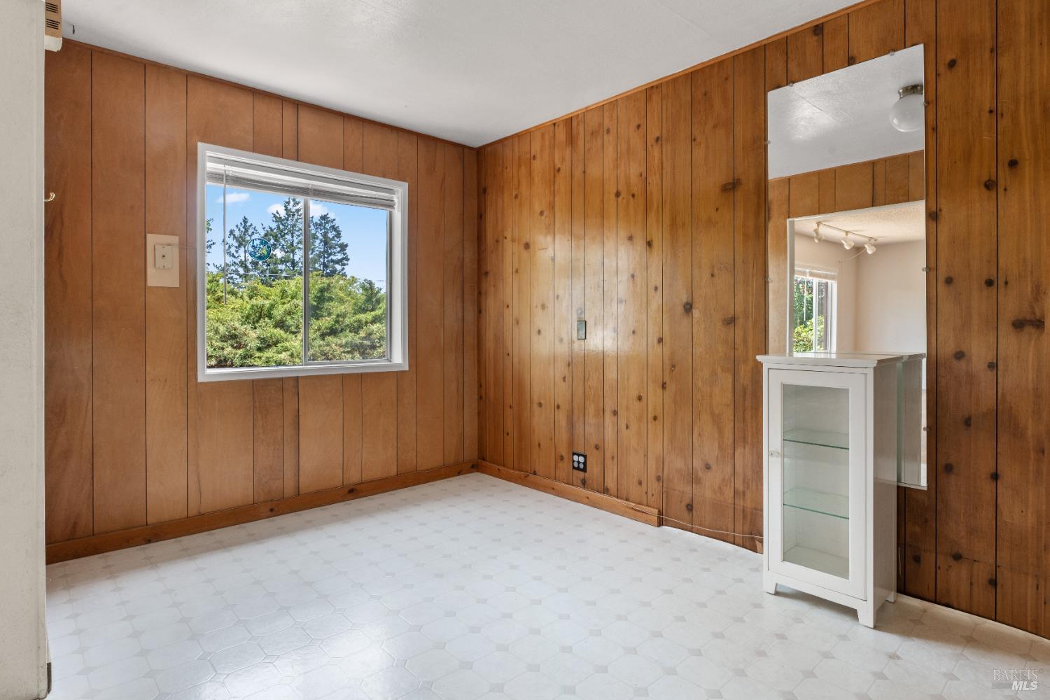 Detail Gallery Image 11 of 25 For 1040 Helen Ave, Ukiah,  CA 95482 - 3 Beds | 1 Baths