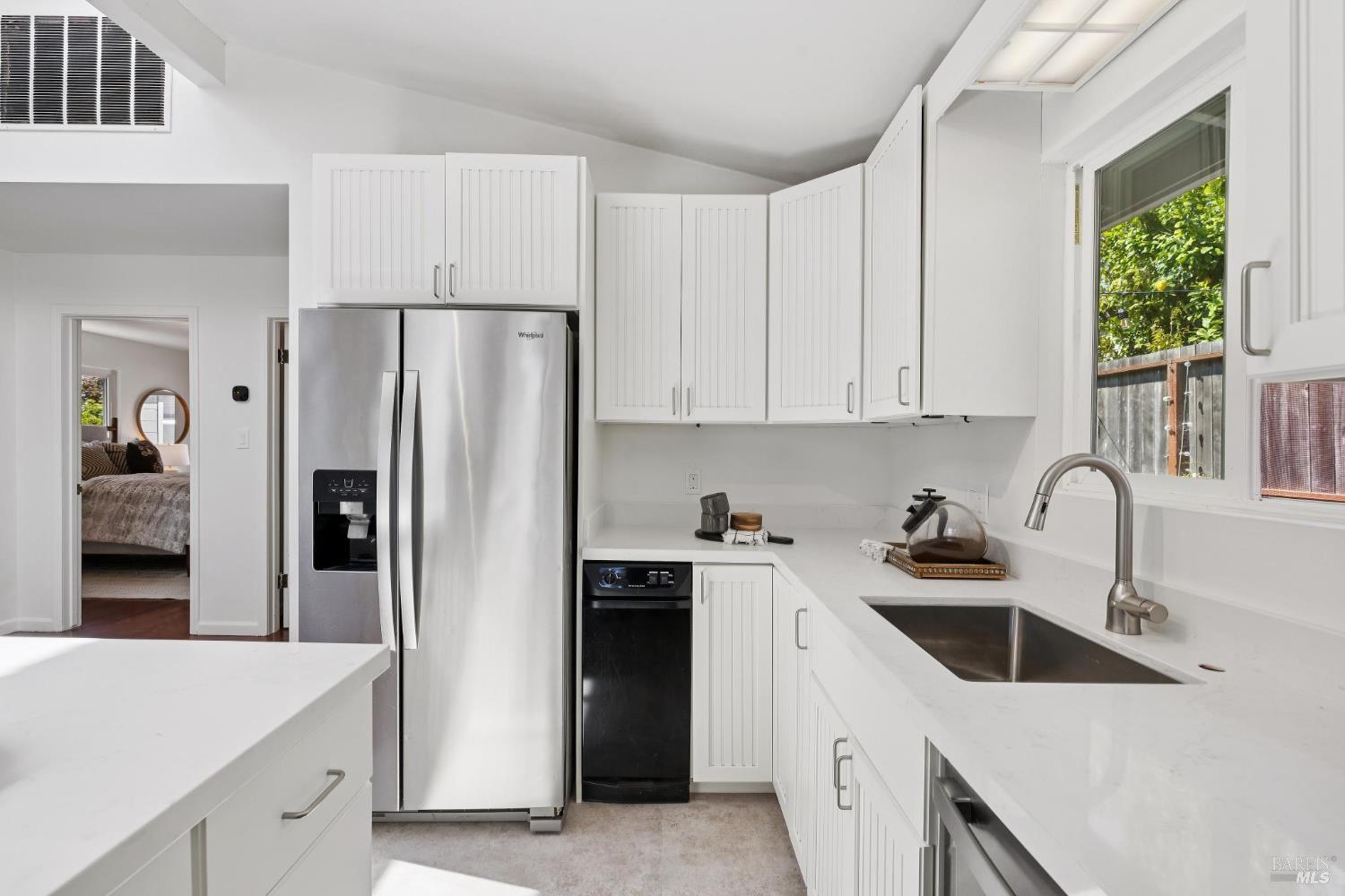Detail Gallery Image 15 of 34 For 703 West St, Petaluma,  CA 94952 - 2 Beds | 3/1 Baths