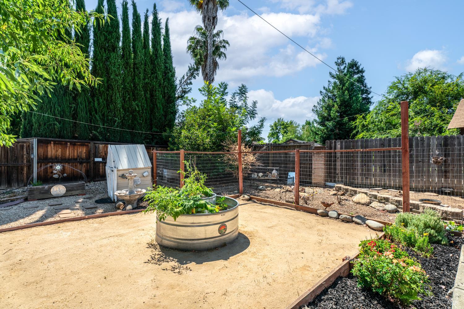 Evergreen Drive, Vacaville, California image 36