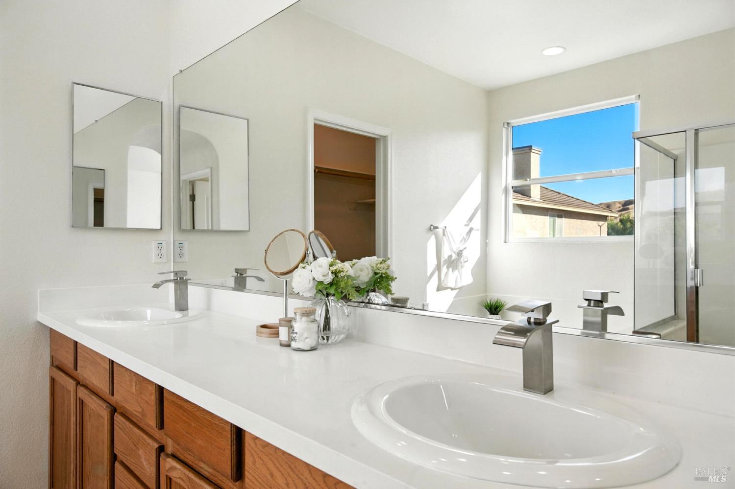 White Drive, Fairfield, California image 35