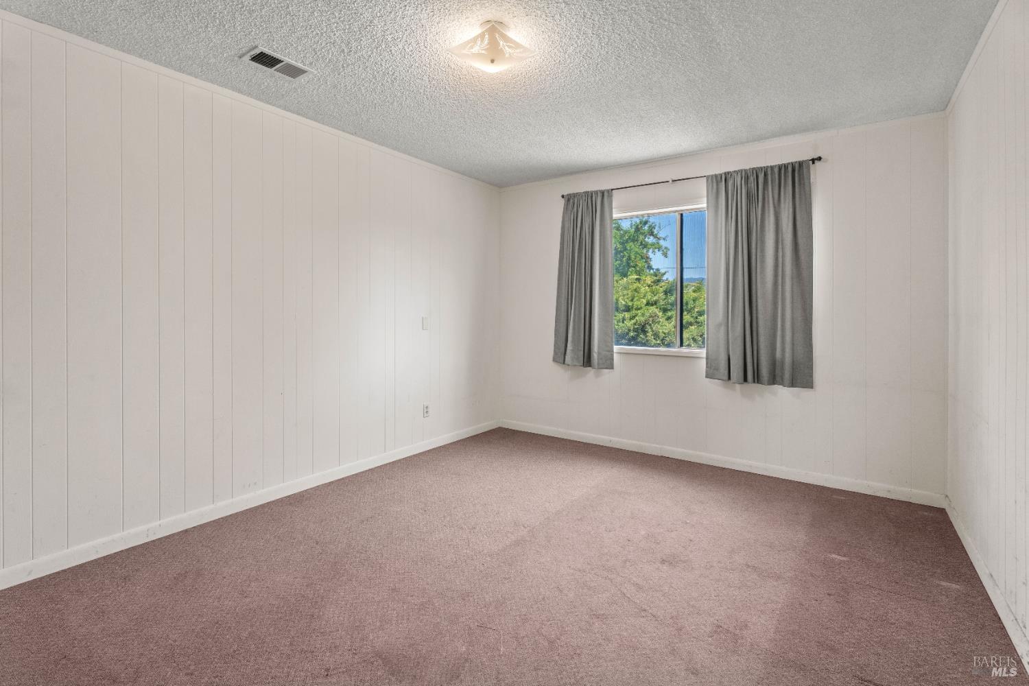 Detail Gallery Image 15 of 25 For 1040 Helen Ave, Ukiah,  CA 95482 - 3 Beds | 1 Baths