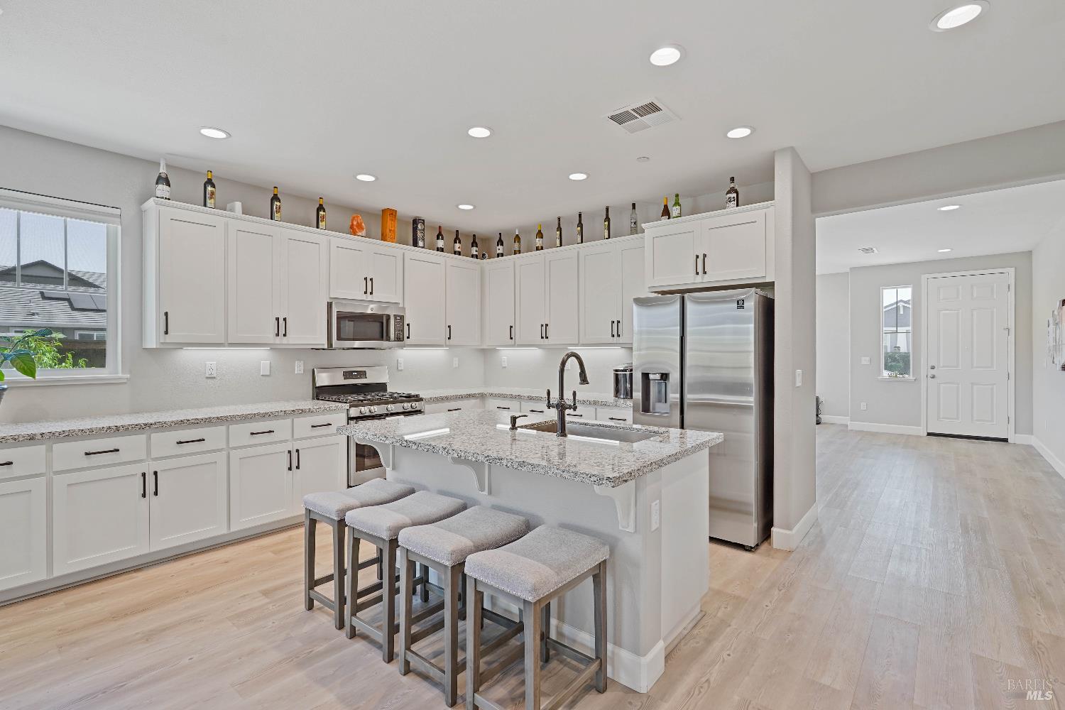 Detail Gallery Image 11 of 77 For 424 Wren Ln, Vacaville,  CA 95688 - 5 Beds | 4/1 Baths