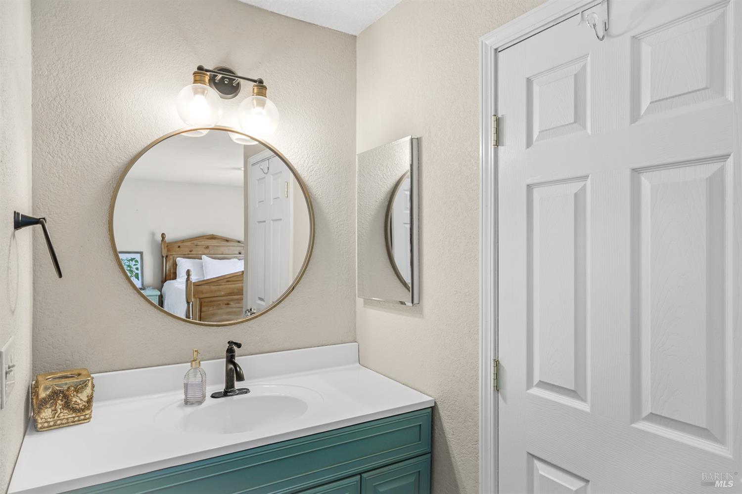 Evergreen Drive, Vacaville, California image 32