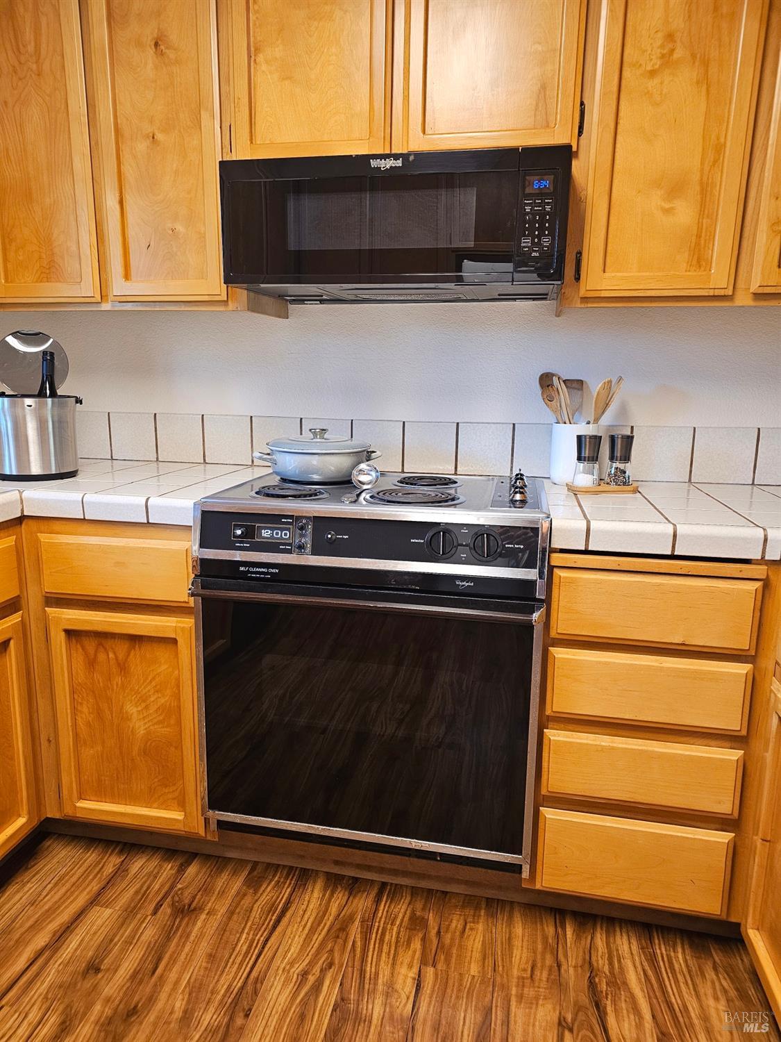 Detail Gallery Image 8 of 23 For 206 Indian Creek Dr, Santa Rosa,  CA 95409 - 2 Beds | 2 Baths