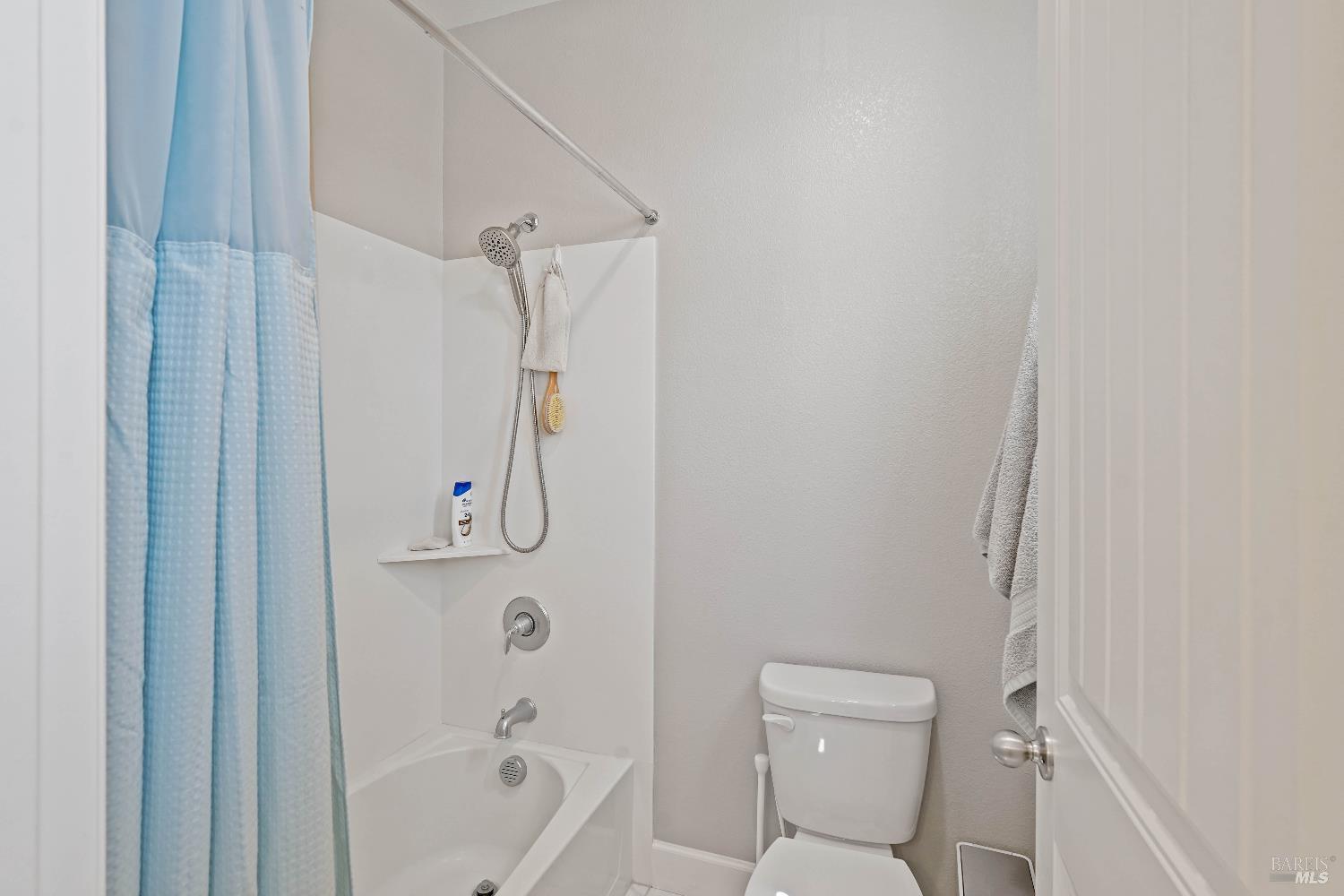 Detail Gallery Image 34 of 77 For 424 Wren Ln, Vacaville,  CA 95688 - 5 Beds | 4/1 Baths
